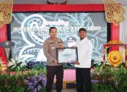 Bupati Fauzi Berikan Penghargaan Kepada Kapolres Sumenep