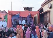Antusias Warga Sapeken Menyambut Kedatangan CABUP FAHAM Dengan Teriakan Dua Periode