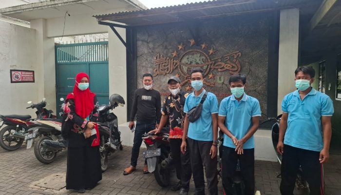 Waspadai Penyakit DBD !!! Puskesmas Pandian Bersama Perangkat Desa Melakukan Fogging di Ponpes Tarate