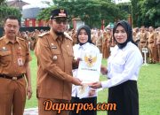 Bupati Sumenep Serahkan SK Secara Simbolis Kepada 244 ASN yang Dinyatakan Lulus Formasi 2024