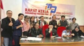 Foto : Ketua DPP AWDI bersama jajaran pengurus ketika sedang melakukan jumpa Pers