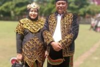 Foto : Kepala Diskominfo Indra Wahyudi bersama Istri