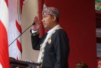 Foto : Bupati Sumenep Dr.H.Achmad Fauzie Wongsojudo, S.H, M.H, ketika sedang memimpin upacara detik-detik Proklamasi