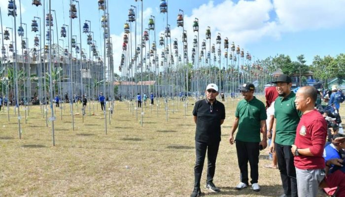 Lapangan Paberasan Riuh oleh Konkurs Perkutut