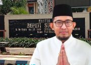 ASN Sumenep Wajib Kenakan Pakaian Santri Selama Tiga Hari, Bupati Fauzi: Bukan Sekadar Seragam, Tapi Nilai!