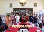Lita Machfud Arifin Kagum Penampilan Difa Laras, Tegaskan Komitmen Dukung Seni Inklusif di Jatim