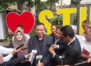 Tersulut Ketidakadilan, Tersangka Kasus Ijazah Jokowi Rismon Sianipar Walk Out dari Audiensi Komisi Reformasi Polri