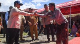 Presiden RI ke 8 Prabowo Subianto ketika melakukan kunjungan kelokasi kejadian