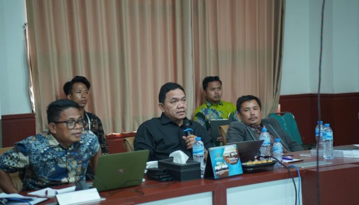 Dari Madura untuk Generasi : Jejak Pengabdian Achsanul Qosasi yang Terus Menginspirasi