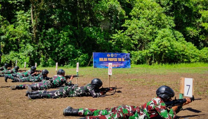 Prajurit Kodaeral IX Asah Kemampuan Tempur, Puluhan Personel TNI AL Ikuti Latihan Menembak di Maluku Tengah